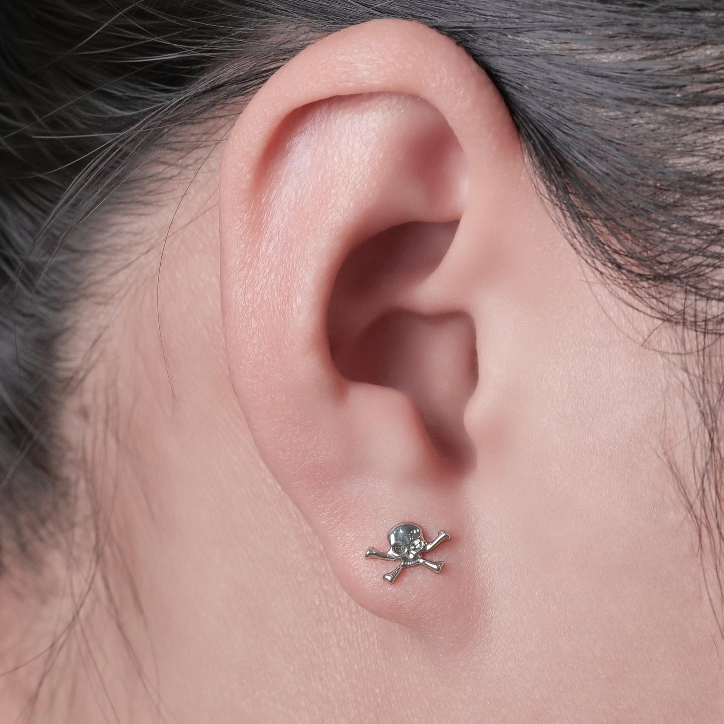 limerencia F136 Titanium Hypoallergenic Piercing Jewelry 18G 6mm 8mm 10mm Flat Back Internally Threaded Implant Grade Climber Stud Crawler Earrings For Cartilage,Tragus,Helix,Conch,Nose,Lip(1pc)
